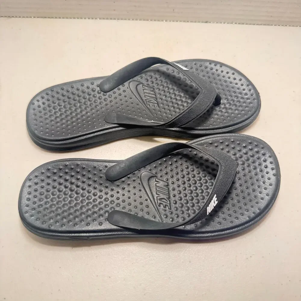 Nike Black Flip Flops  US Women's Sz 6, Men's Sz  4.5/5, Big Kids' Sz 4.5 Rubber